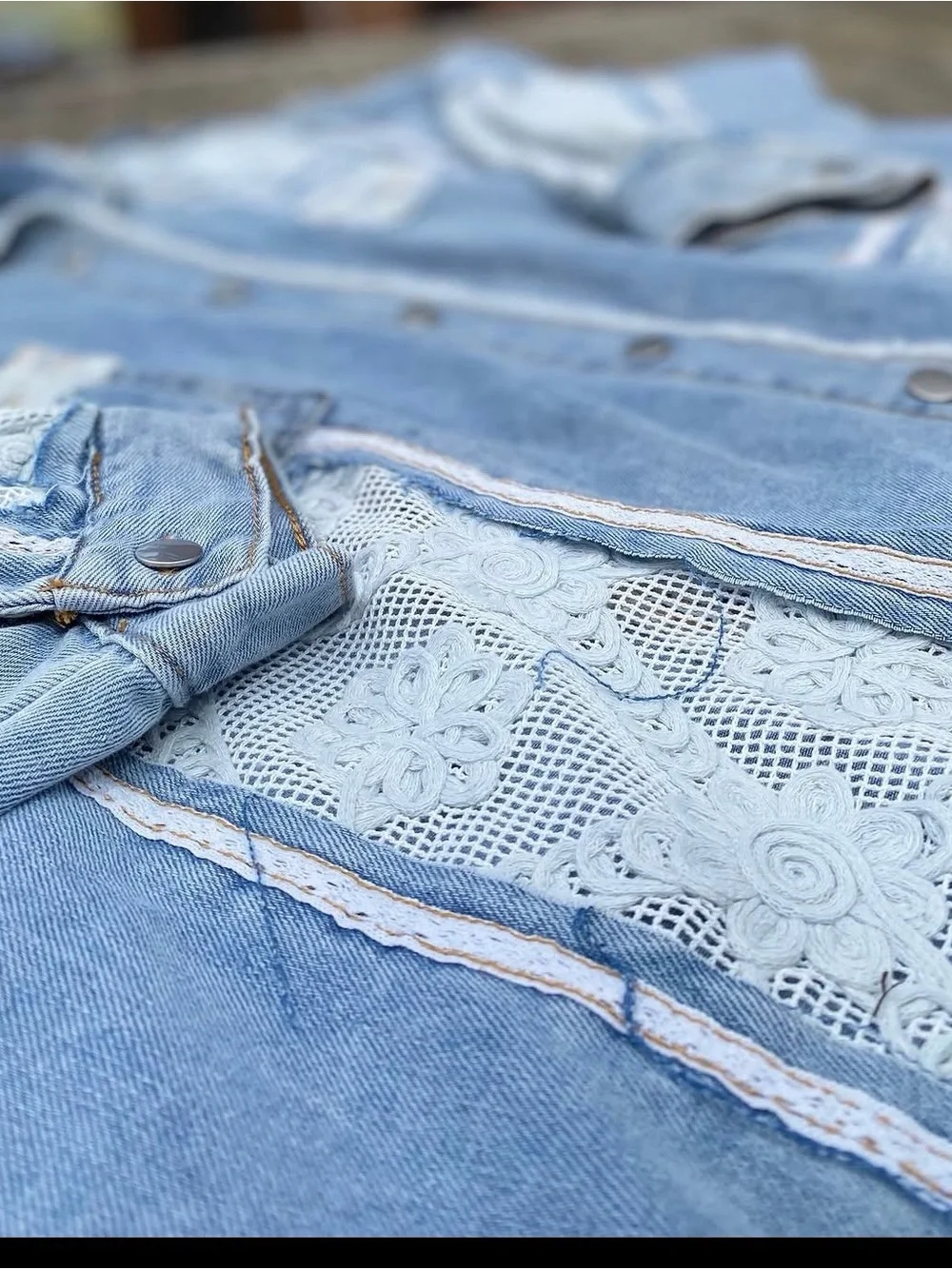 POL Denim Jacket with White eyelet embroidered Lace Inset Med - Picture 3 of 8